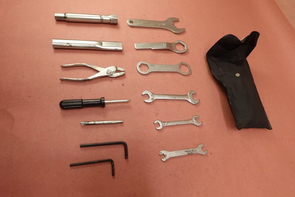 Juego de bolsa de herramientas Yamaha Road Star XV1700 2004-2007 Foto 4 de 4