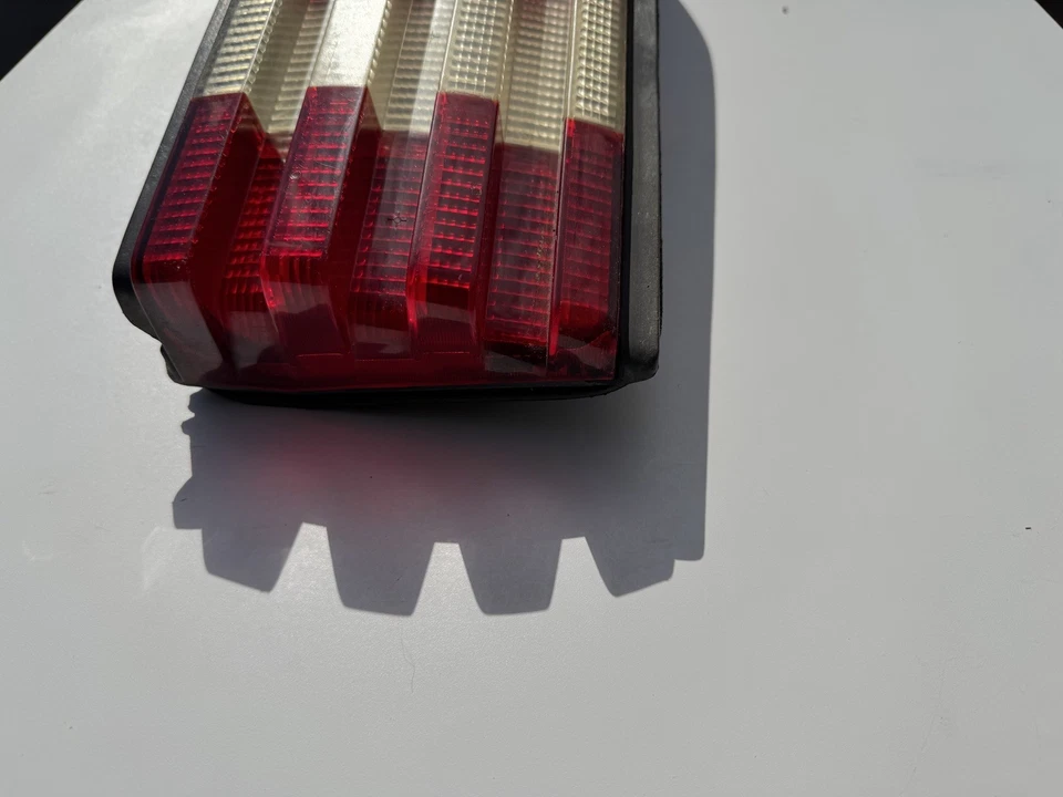 Luz trasera lateral derecha pasajero luz trasera derecha 86-91 mercedes 300 560sel w126 Foto 4 de 4