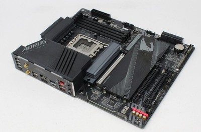 Gigabyte Z790 AORUS ELITE AX Mainboard LGA1700 DDR5 PCIe5 Wi-Fi6E ATX