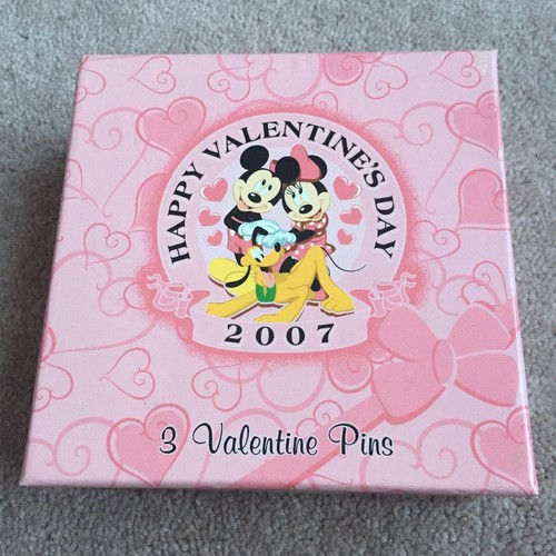 Disney Happy Valentine's Valentines Day 2007 3-Pin Set Mickey Minnie Pluto LE500 - Picture 2 of 5