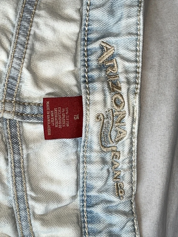 Pantalones cortos de mezclilla rasgados de tiro medio ARIZONA para mujer talla 15 lavado claro Foto 2 de 3