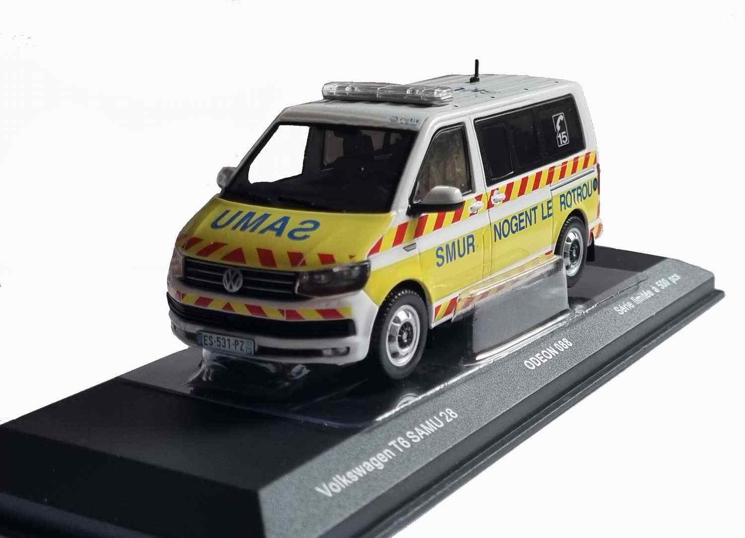 Miniature Ambulance VW T6 SMUR Nogent-Le-Rotrou 1/43 : haute précision pour collectionneur