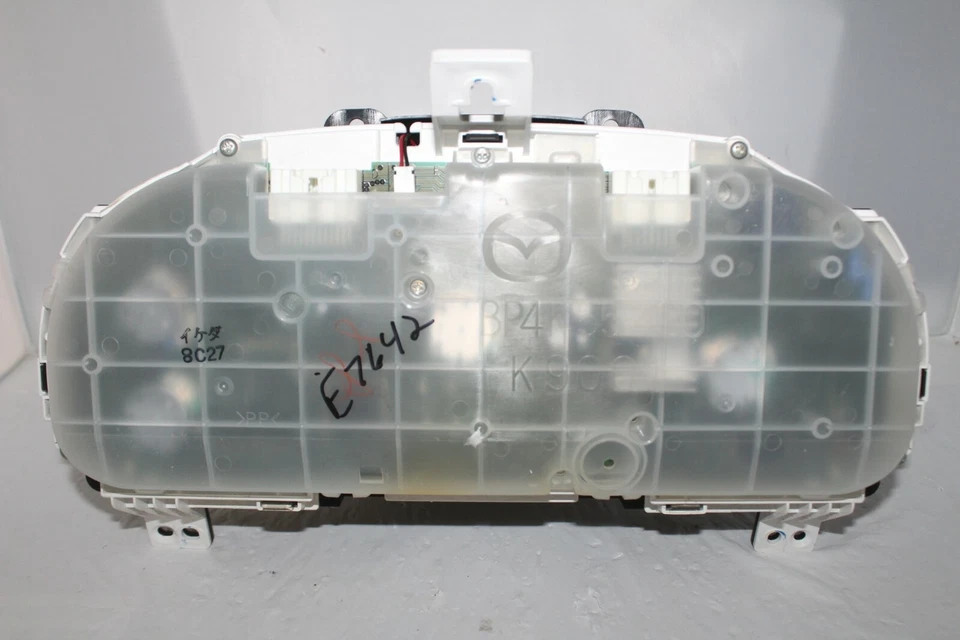 Cuadro de instrumentos velocímetro indicadores del panel de instrumentos Mazda 3 2008 2009 48.083 millas Foto 4 de 4