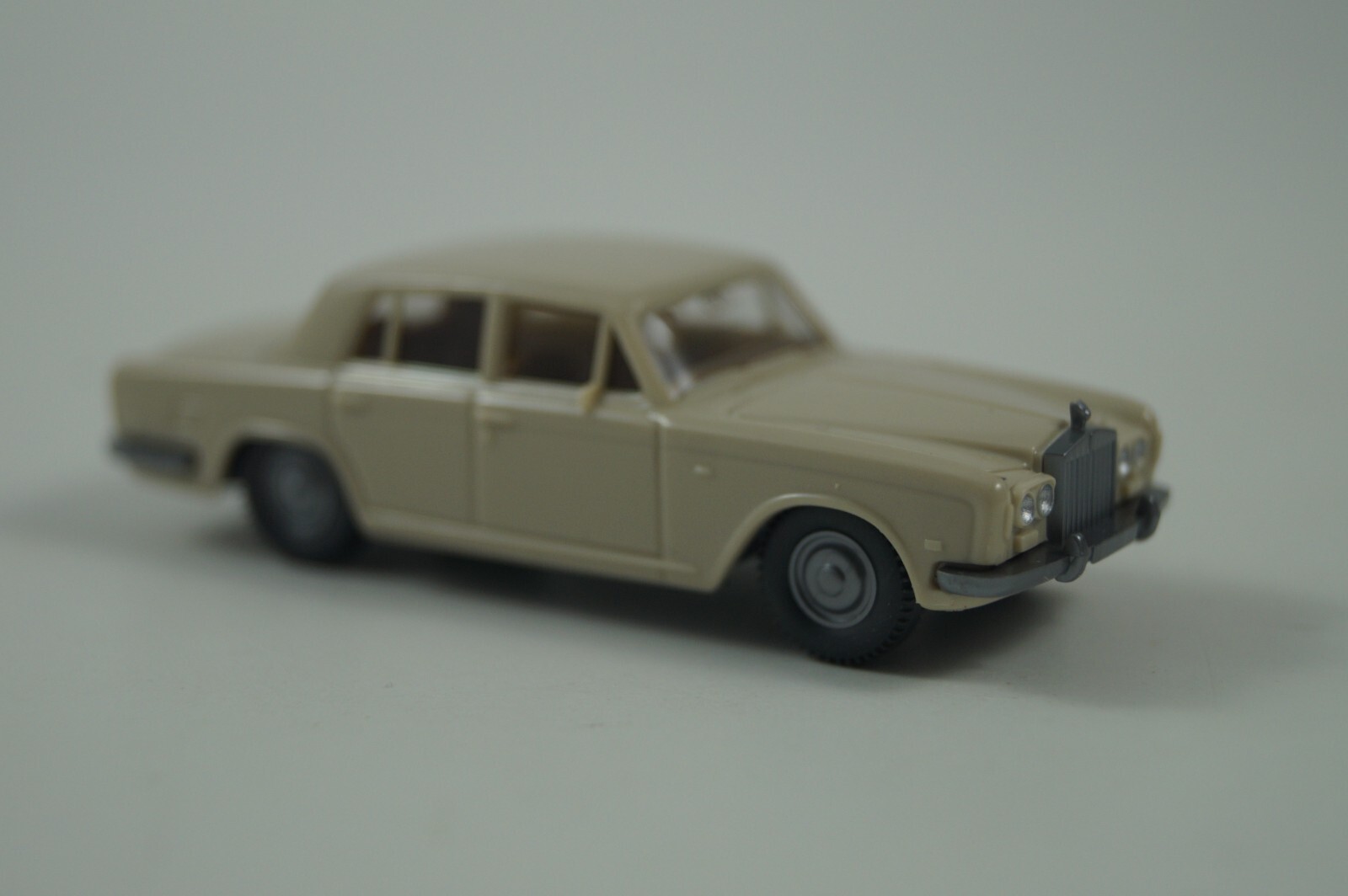 10 Stück Beleuchtete Modellautos 1:87 ~ 1:100 – Für H0/TT Modelleisenbahn, Sandtablett Oder Deko