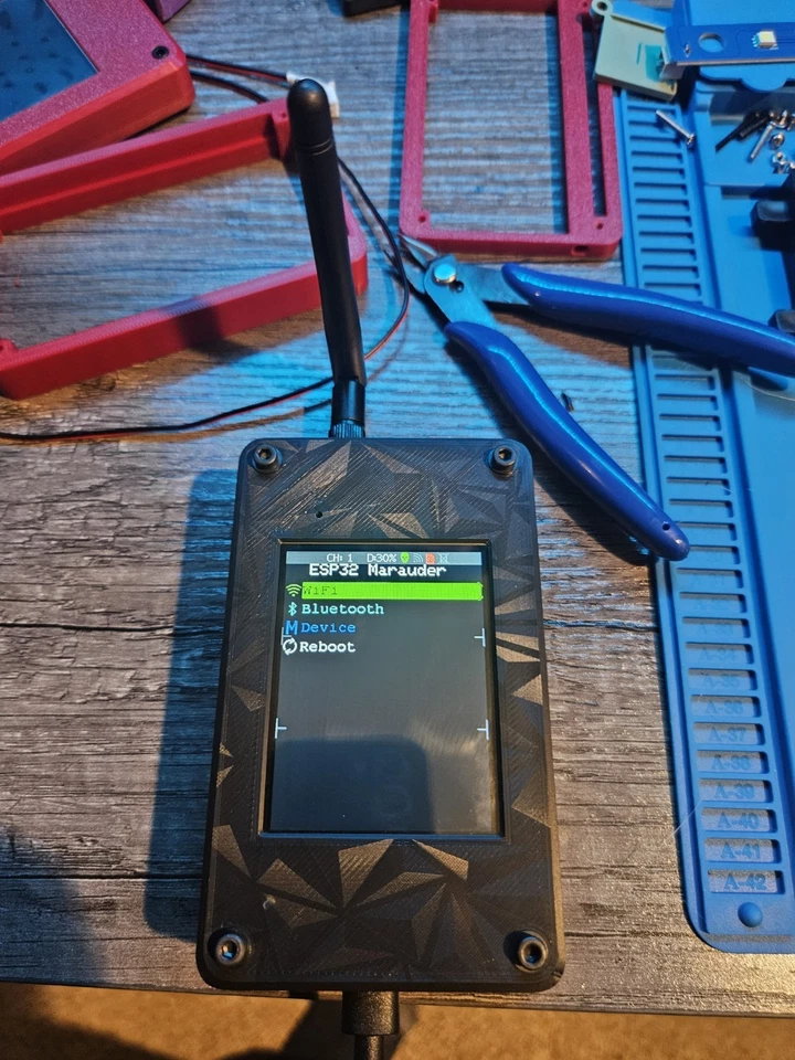 Herramienta de Pentesting WiFi Marauder ESP32 - Totalmente Montada, Probada Foto 3 de 4