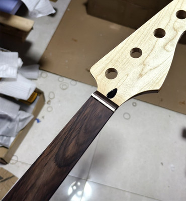 20Fretless 4 string Maple J Bass guitar neck part  34inch rosewood natural gloss