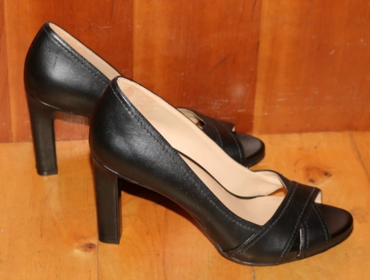 Naturalizer Odetta Black Leather Crisscross Peep Toe 4" Heels Sz 7 - Image 3 of 4