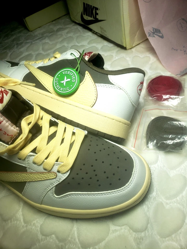 Size 10 - Jordan 1 Low OG x Travis Scott Reverse Mocha - Image 4 of 4