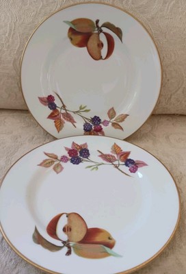 2 Royal Worcester Evesham Vale Porcelain Bread or Dessert Plates 6.5'' Fruit Berr