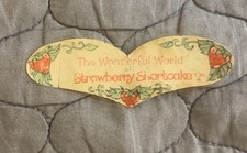 Strawberry Shortcake Berry Patch Carry Case Original Sticker Vintage 1981 READ