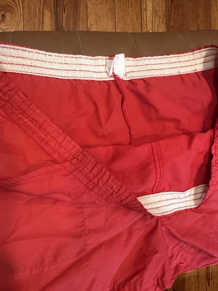 Vintage Men’s Nylon / Poly/ Cotton Running Shorts Sz M 2” Inseam Slash Pockets - Image 4 of 4