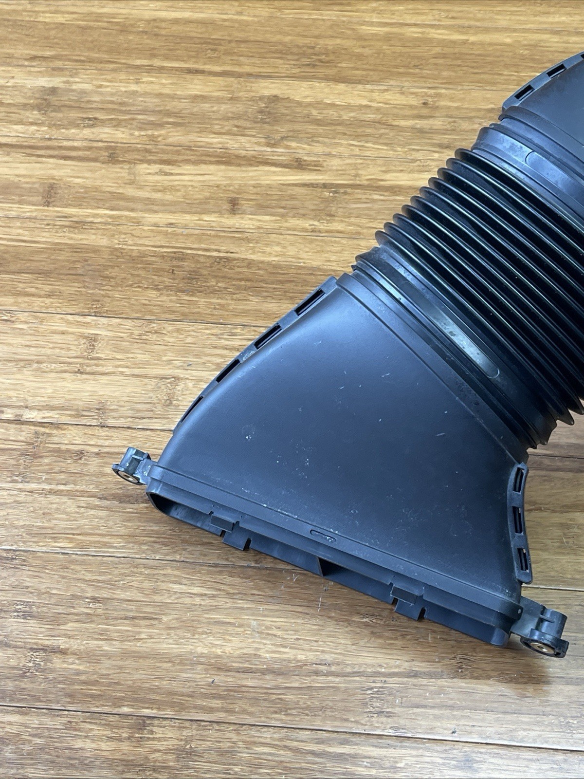 2017-2022 Maserati Levante M161 3.0L V6 Left Air Filter Box W/ Intake Hose OEM