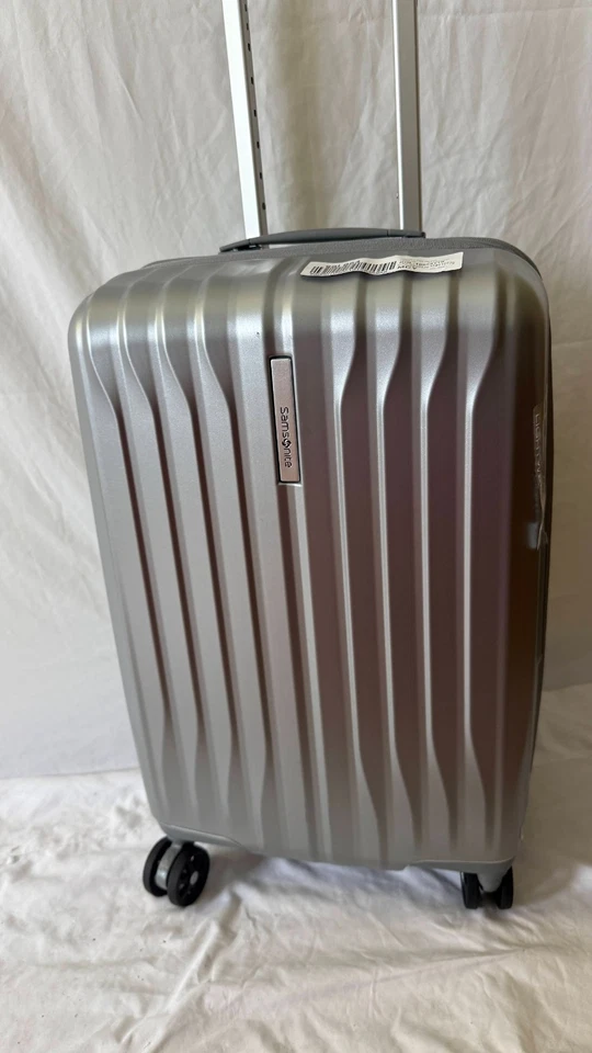 $580 New Samsonite Uplift Hard side Carry-On Spinner Luggage Silver 20" - Image 4 of 4