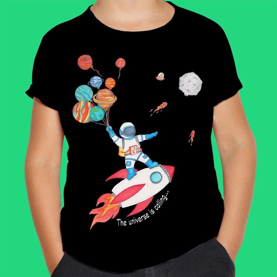 Camiseta espacial: camisetas para niños "The Universe is Calling" camiseta negra; astronauta; Foto 2 de 4