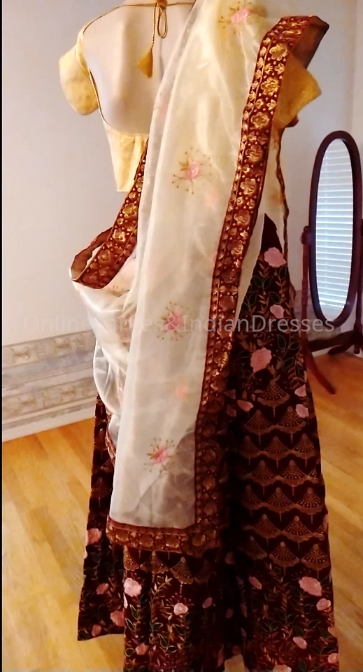 Conjunto de terciopelo Lehenga choli con blusa lista. Vendedor de Estados Unidos Foto 3 de 4