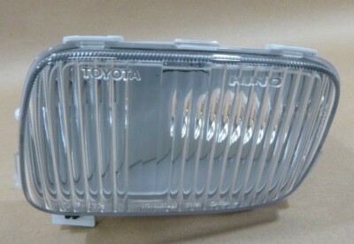 GENUINE TOYOTA 81221-37040 LH FOG LAMP FOR 2001-2005 DYNA KDY220,230,240,270