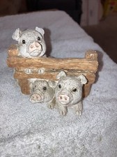 Cute Little Piggies 3 Pigs by Fence Figurine, Resin 3-1/2"T x 3" x 3"