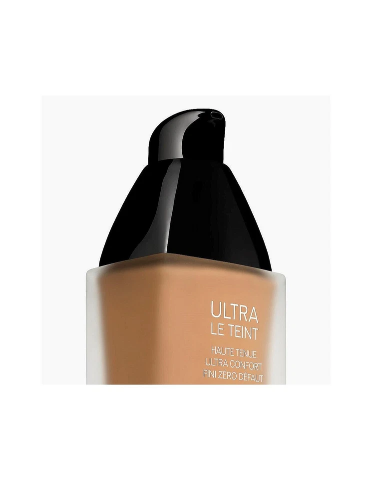 CHANEL Ultra Le Teint Fluide Ultrawear All Day Flawless Finish Foundation 30ML - Image 4 of 4