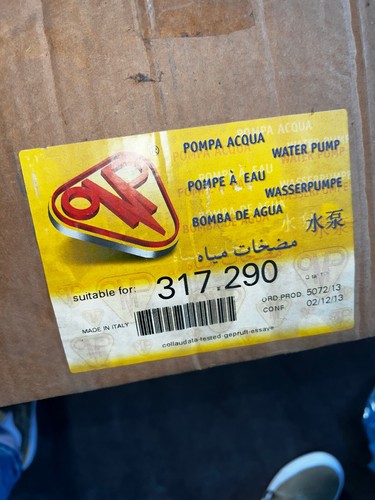 Pompa acqua motore per VOLVO B10/12 THD102/3KB 425521 - Foto 4 di 5