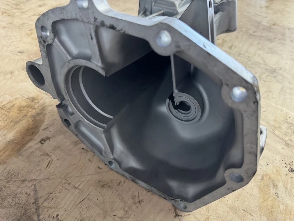 5-скоростной хвостовой корпус 1983-84 Non-WC T-5 для Camaro или Firebird 13-52-066-909 - Изображение 3 из 4