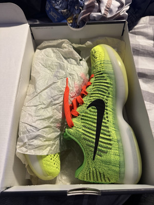Kobe Elite grinch Size 8 New With Box