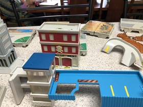 LARGE Lot of 1980s Galoob Micro Machine Buildings & Much More-See Photos & Read
