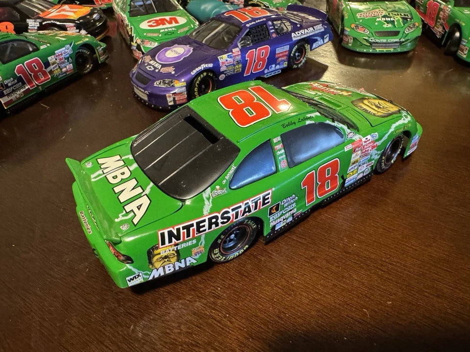 Baterías interestatales Bobby Labonte #18 Frankenstein 1/24 NASCAR Foto 2 de 2