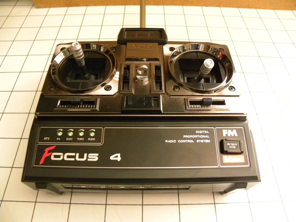 Radiocomando HITEC Focus 4 Mode 1 - 4 canali e canale 5 per switch Carrello  PPM - Immagine 3 di 4