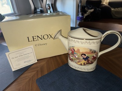 Disney Lenox Snow White & Seven Dwarfs Watering Can 24k Gold 2001 MINT IN BOX