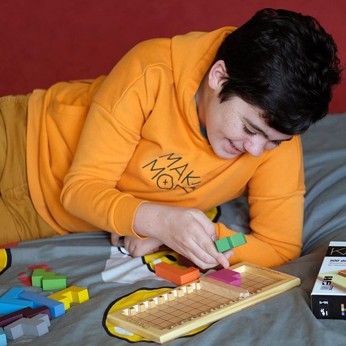 Katamino | Puzzle Game for Kids and Families | Ages 6+ | 1 to 2 Players - Picture 4 of 4