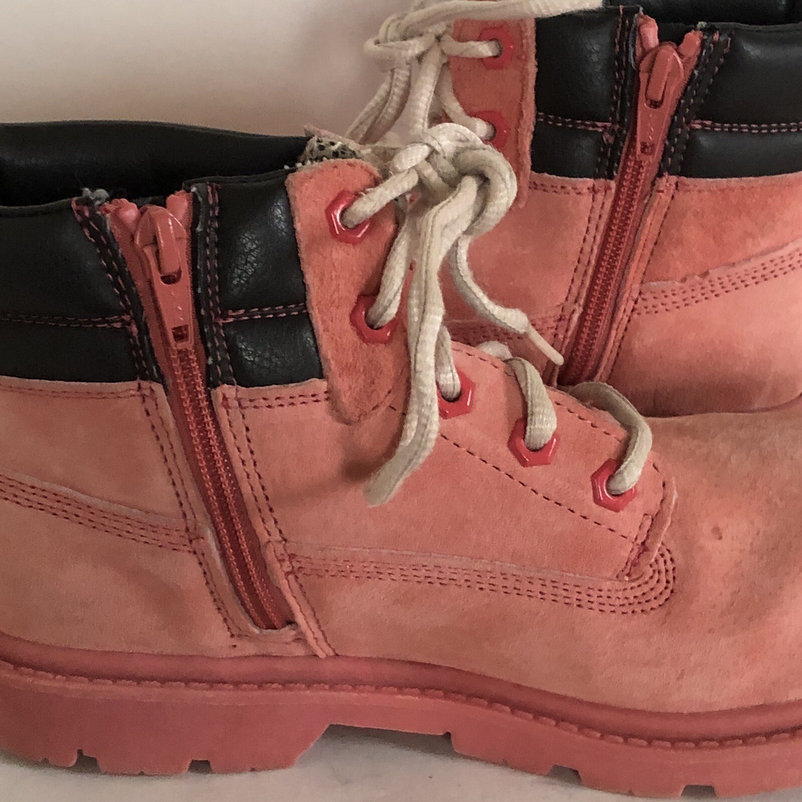 Caterpillar cat women’s size 4.5 ankle boots pink suede lace up Wide