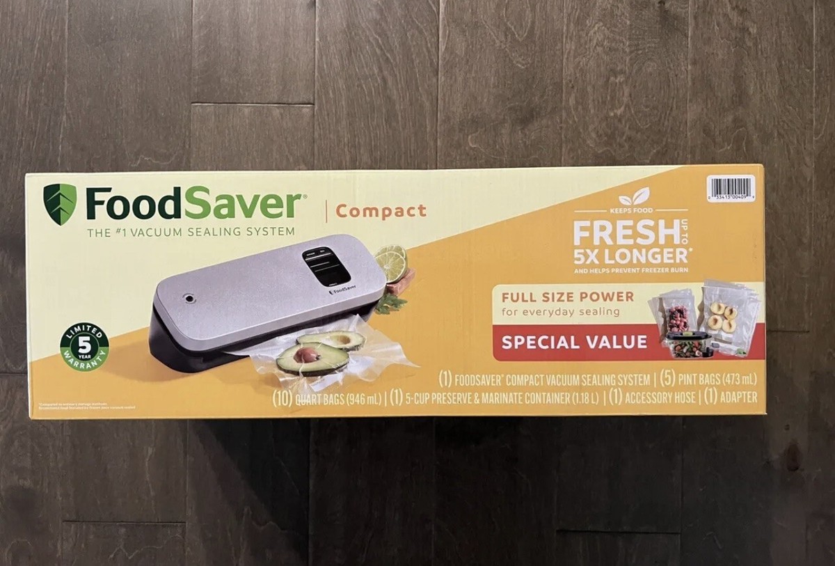 NEW Food Saver Vacuum Sealer Special Value Pack, Compact Machine