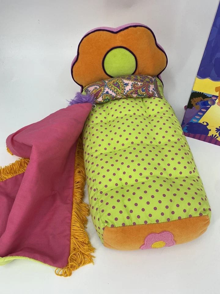 Groovy Niñas Casa de Muñecas Armario Estuche de Transporte y Cama Juego Moda Manhattan Juguete Foto 3 de 4