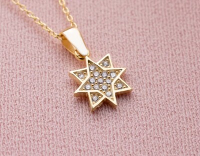 Round Cut Simulated Diamond Women's Stunning Pendant In 14K Yellow Gold Plated