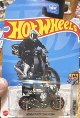 Hot Wheels Metro Honda Super Cub custom 1:64 Black/Orange treasure hunt