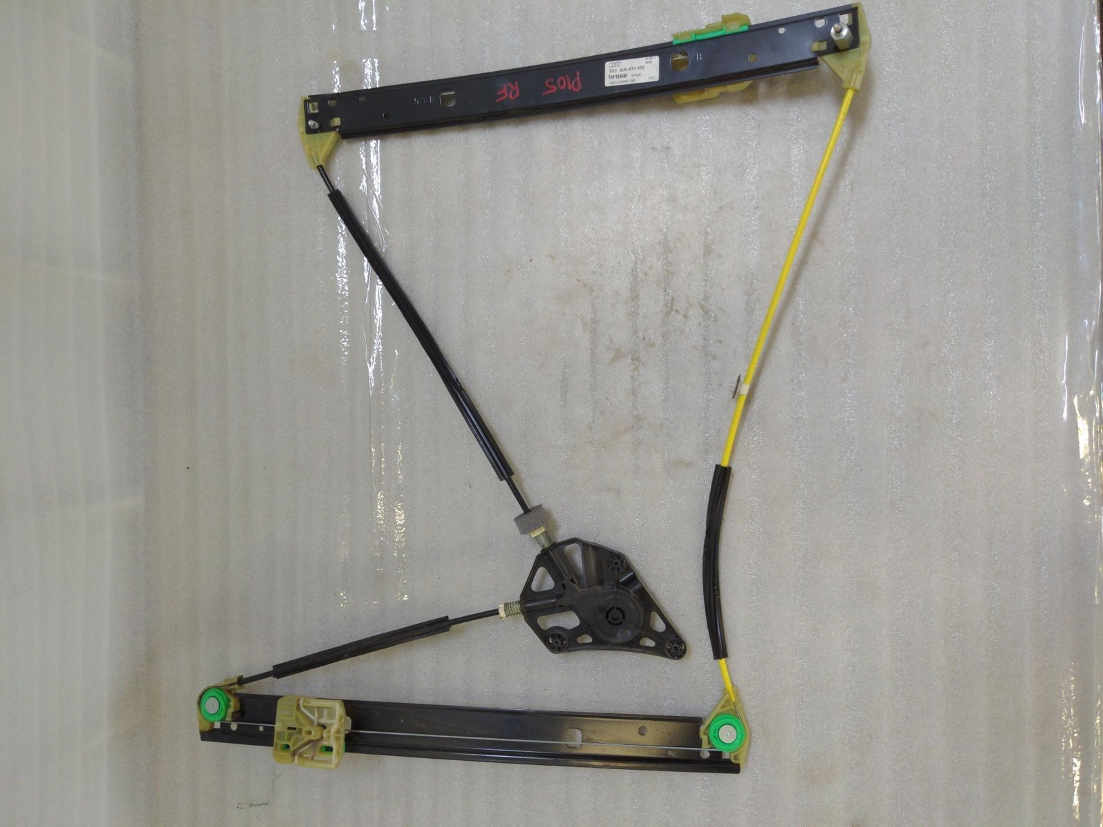 15-18 AUDI Q3 Front RH Right Door Regulator 8U0837462 1K KM
