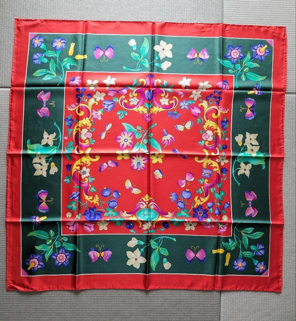 Foulard GUCCI 100% soie vert X rouge environ 86 x 87 cm authentique femme