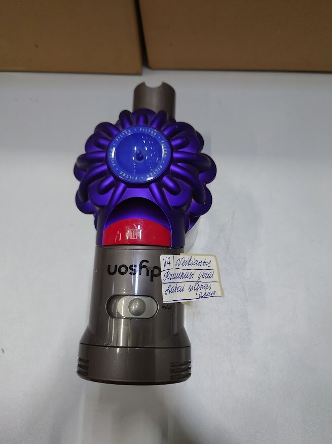 Dyson V7 Vacuum Used Good Condition Weak Battery No Box  