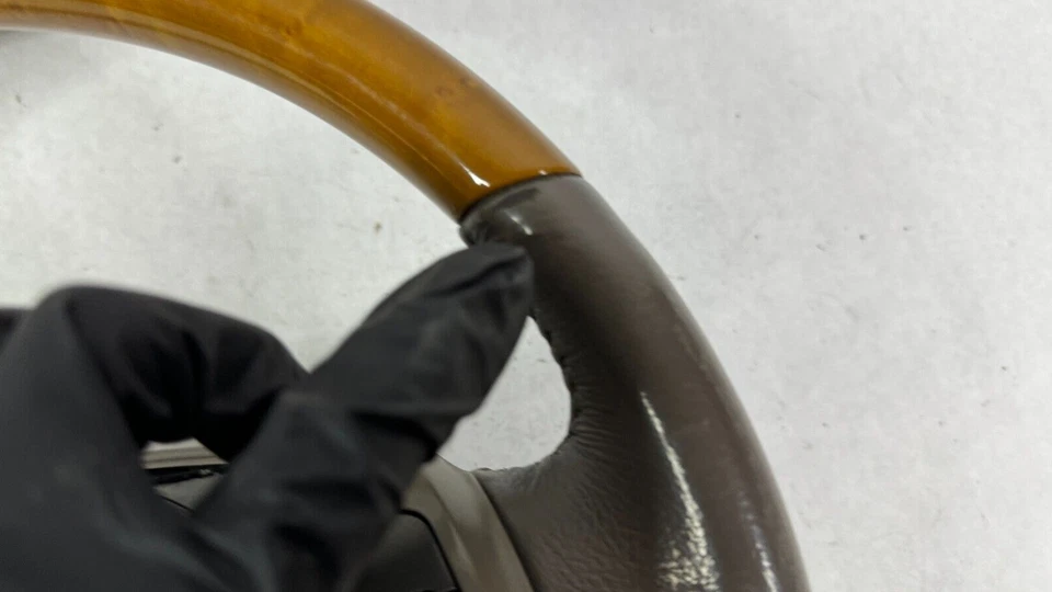 Volante Lexus ES330 2005-2006 con controles de interruptor de crucero y audio grano de madera Foto 3 de 4