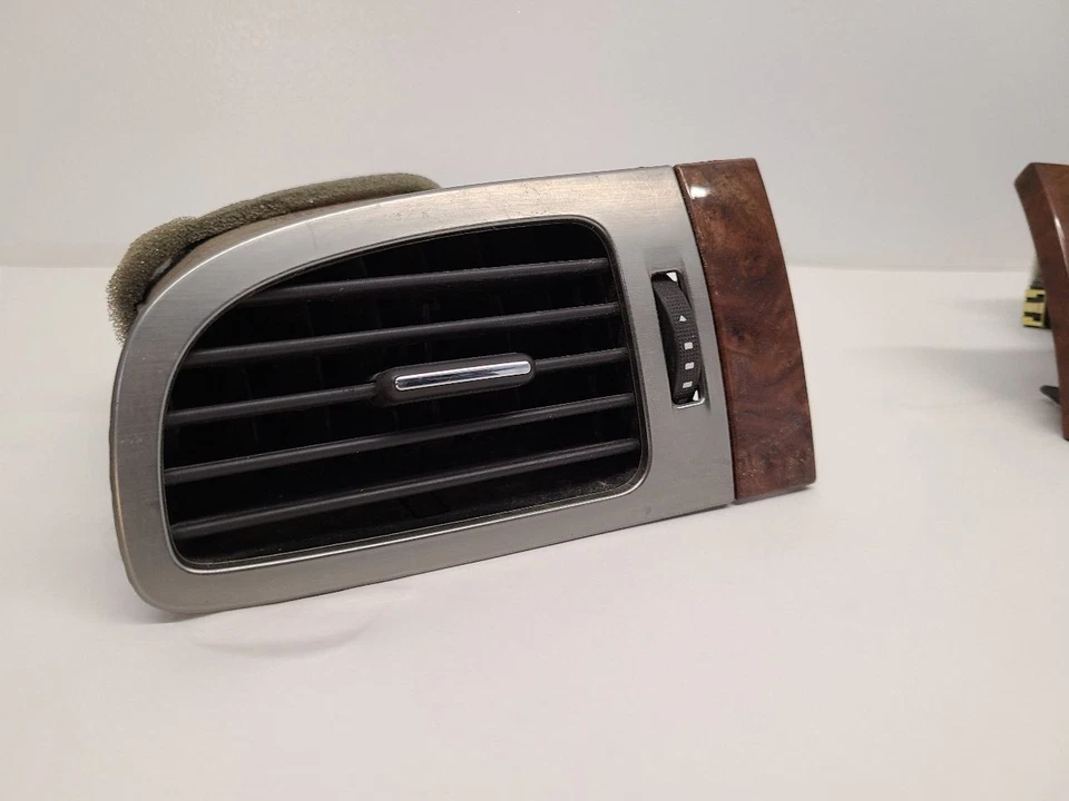 2007 2008 CHEVROLET AVALANCHE 1500 CENTER DASH VENTS W WOODGRAIN TRIM 15923338 Foto 2 de 4