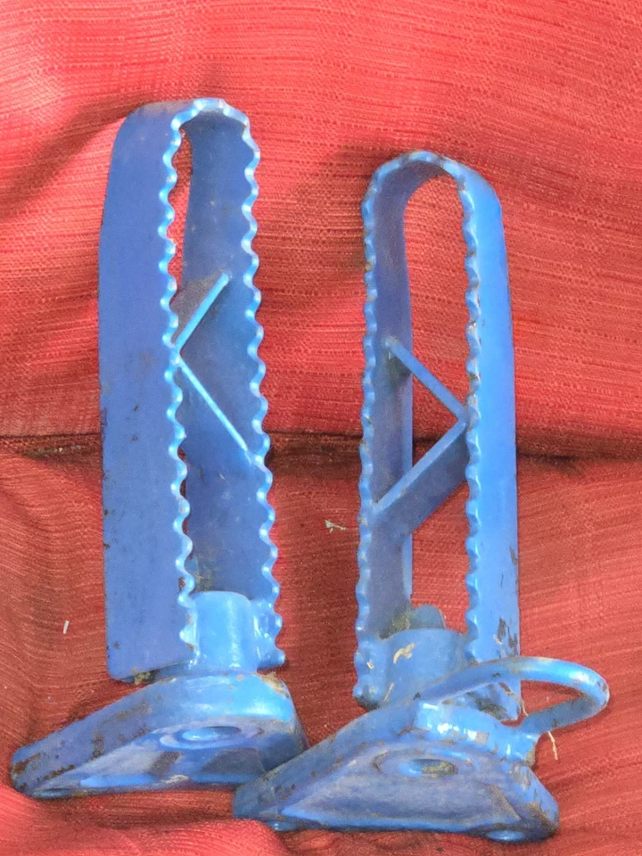 Suzuki Quadracer 250 Lt250r 1985 2x4 reposapiés izquierdo derecho clavijas peldaños Foto 4 de 4