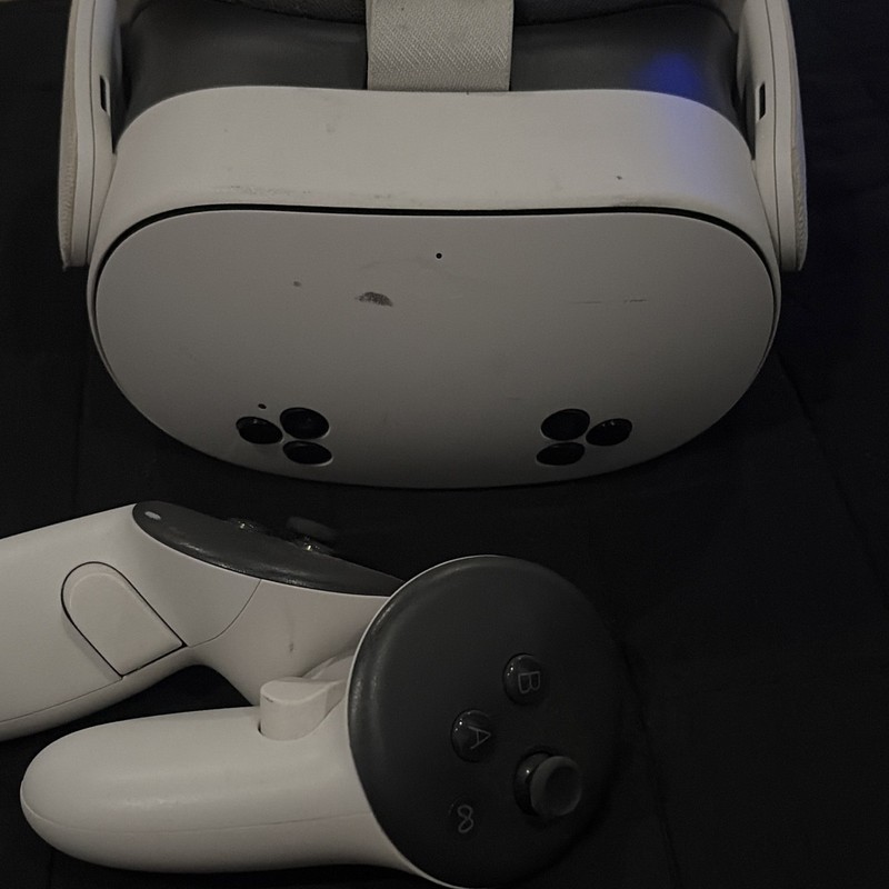 Meta Quest 3 Standalone VR Headset 120Hz White w/ Touch Plus Controllers