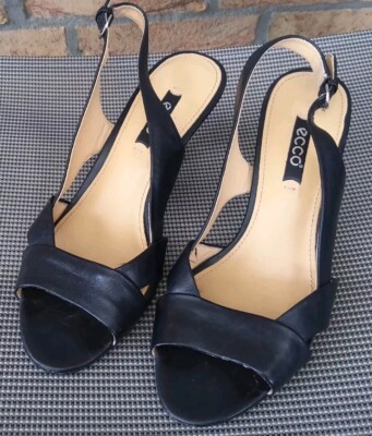   ECCO Damen Schuhe Sandalen Pumps Gr. 37 ( UK 4 ) Schwarz Leder Super