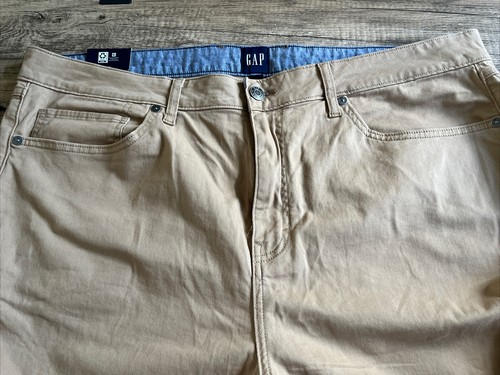 Pantalón Gap Slim Fit Súper Suave Elastizado Sarga 5 Bolsillos Para Hombre Talla 40 x 30 Taninos - Imagen 4 de 5