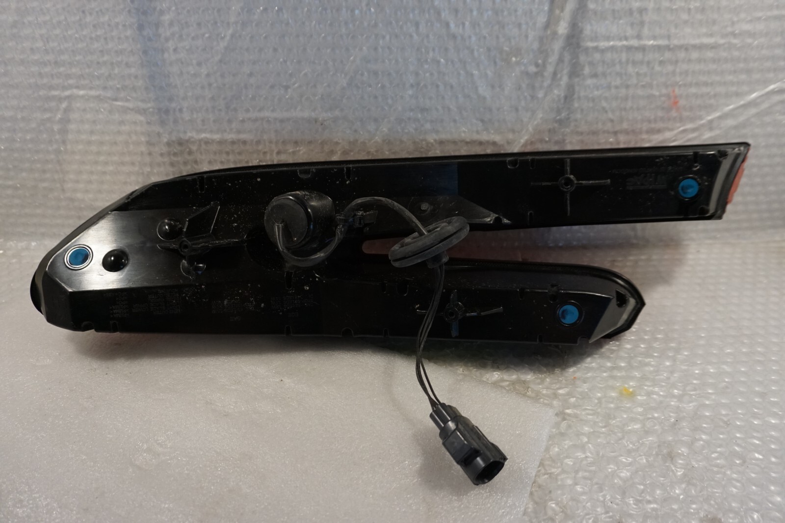 Aston Martin Db11 5.2 V12 Genuine Left Rear Lights Tail Light 