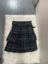 Scottish Men's Modern Black Watch Tartan utility kilt - 2 Cargo Pockets Kilt 32