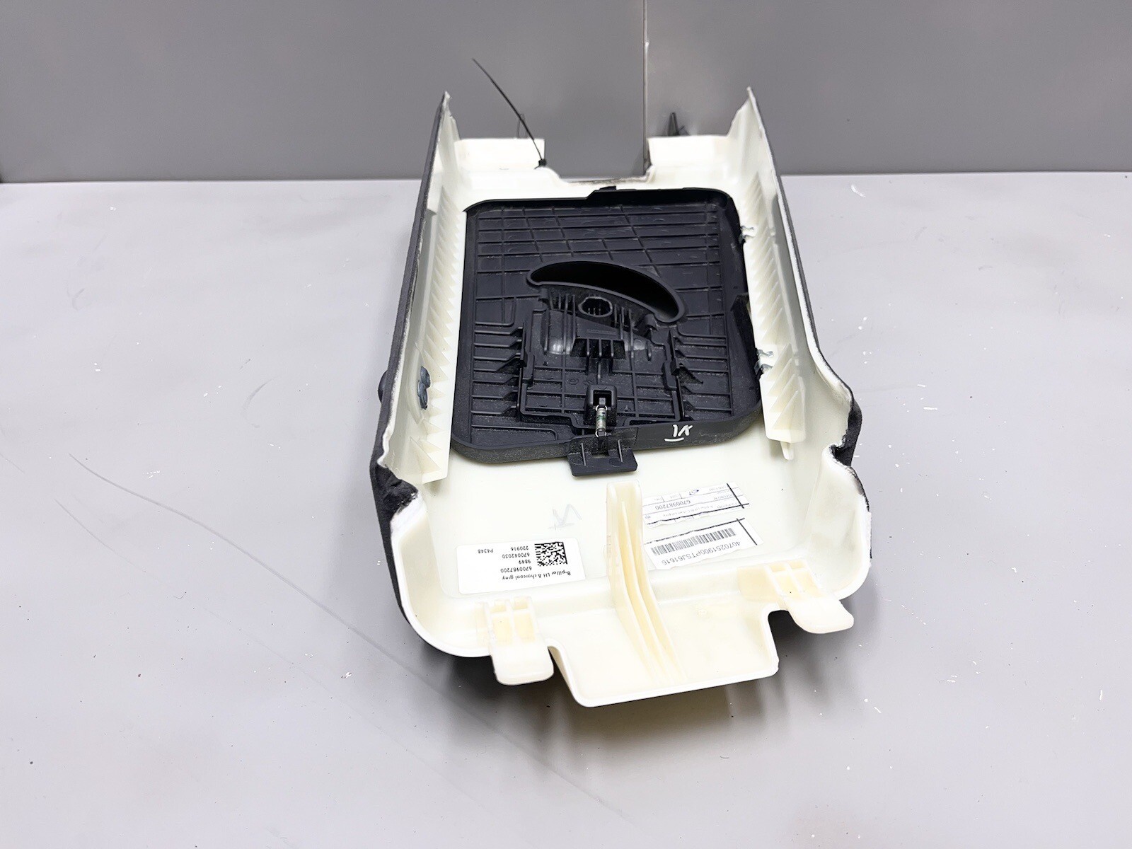 ⭐️2017-2020 MASERATI LEVANTE LEFT DRIVER B PILLAR UPPER TRIM COVER PANEL OEM