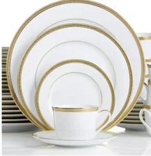 New Grand Buffet 40-Pc. Dinnerware Set, Service for 8