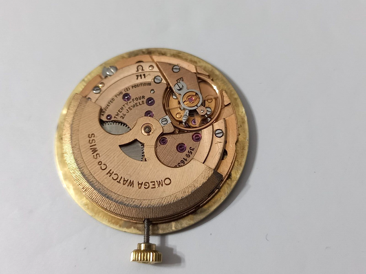 Omega Constellation Chronometer (dial, hands & mvt) Cal 711 Omega Constellation Chronometer (dial, hands & mvt) Cal 711