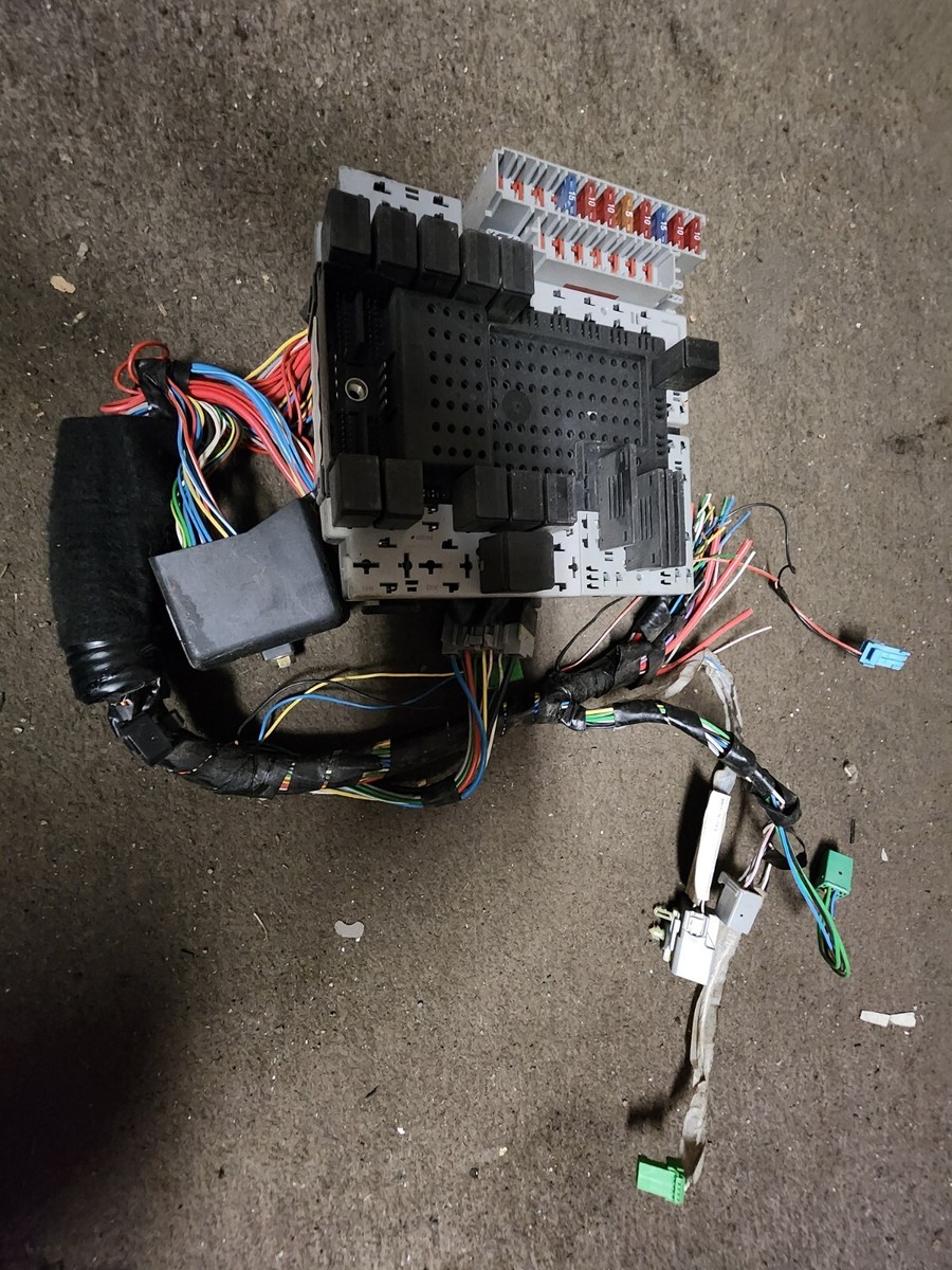 2000 VOLVO S80 FUSE BOX 9494343